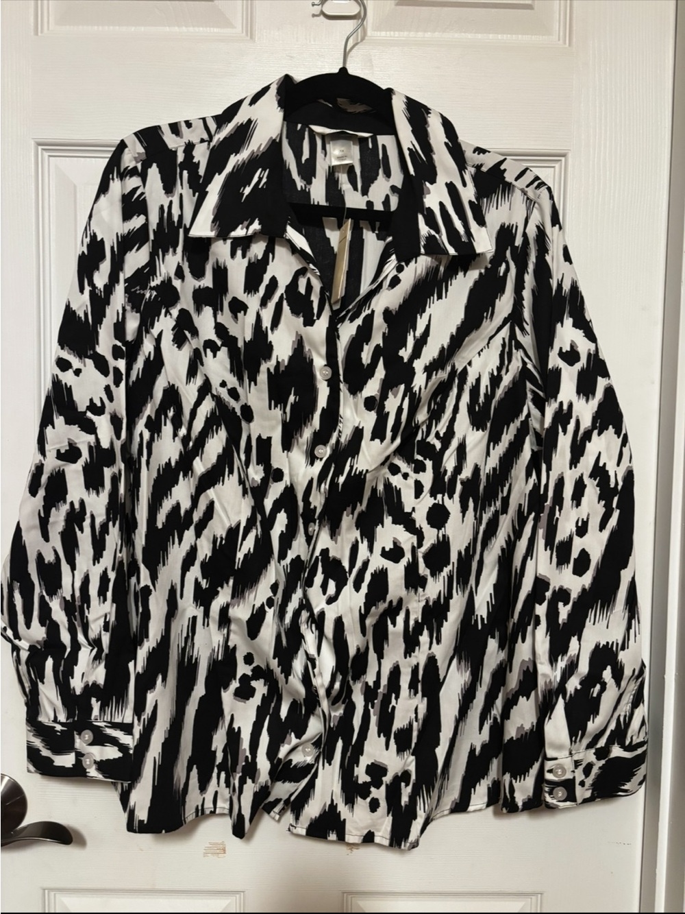 CJ Banks 1X Button Up White Black Animal Print Long Sleeve Blouse